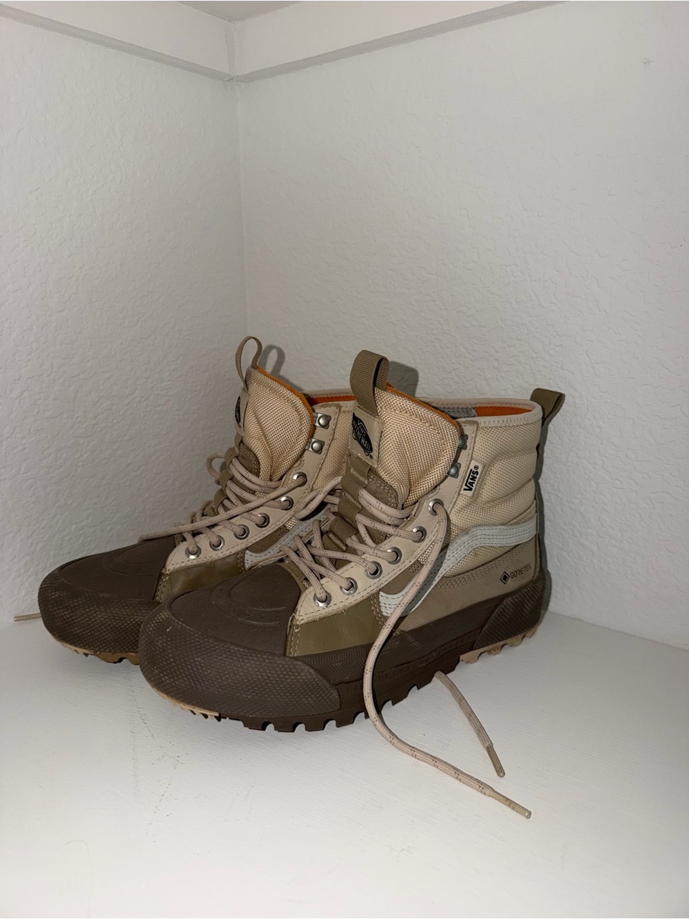 Vans - Hiking Boots - Picture 3 of 4
